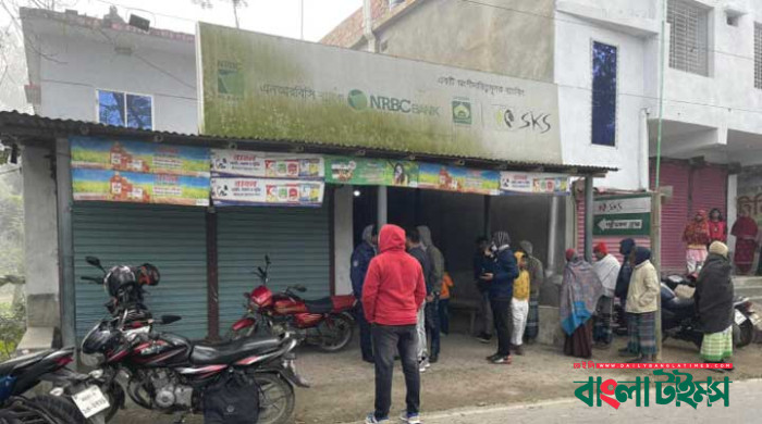 বগুড়ায় এনআরবিসি ব্যাংকের সিন্দুক কেটে টাকা চুরি